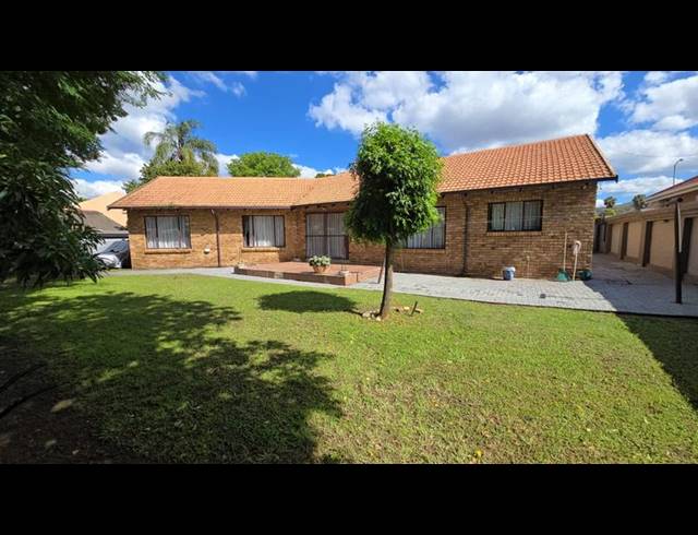 3 BEDROOM HOUSE FOR SALE IN THERESA PARK